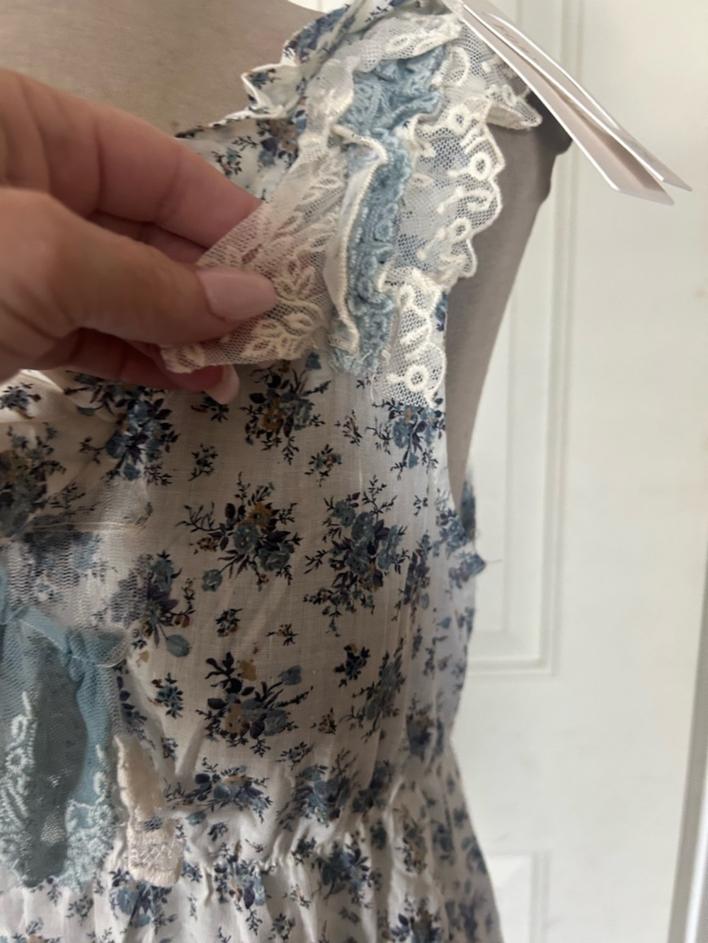 Dress - Picture 4 of 16